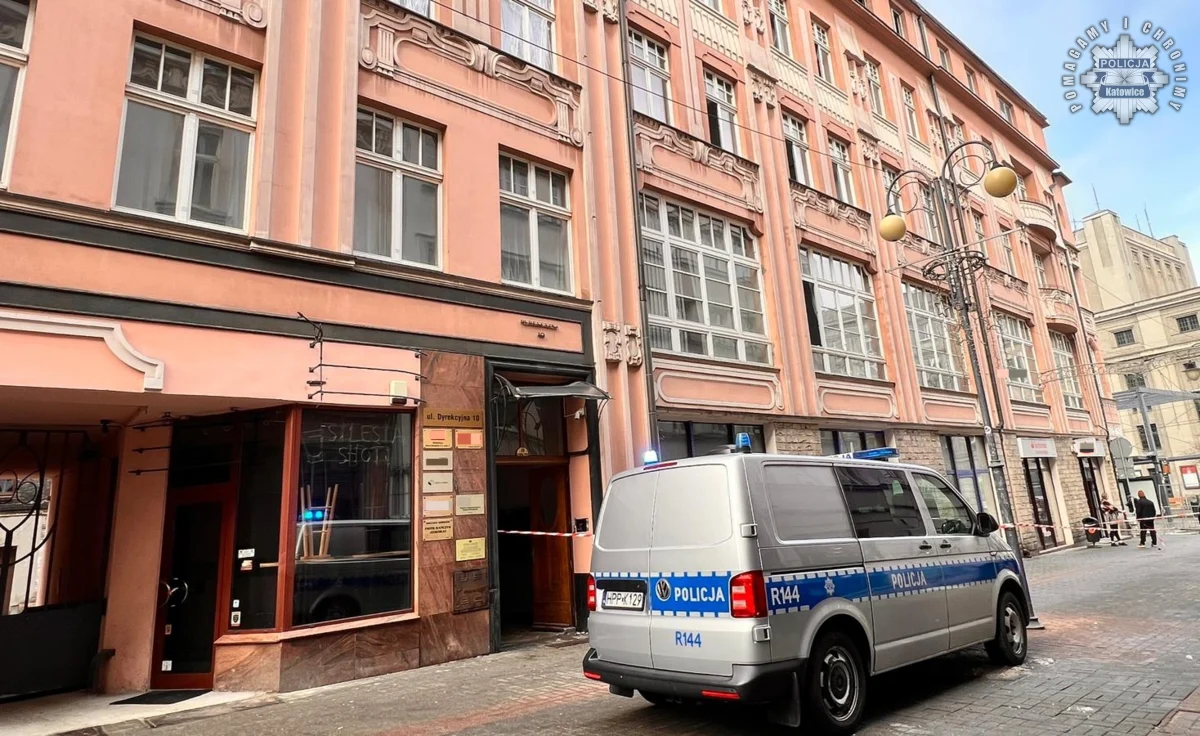 Pożar kamienicy przy ul. Dyrekcyjnej w Katowicach – trwa ustalanie przyczyn