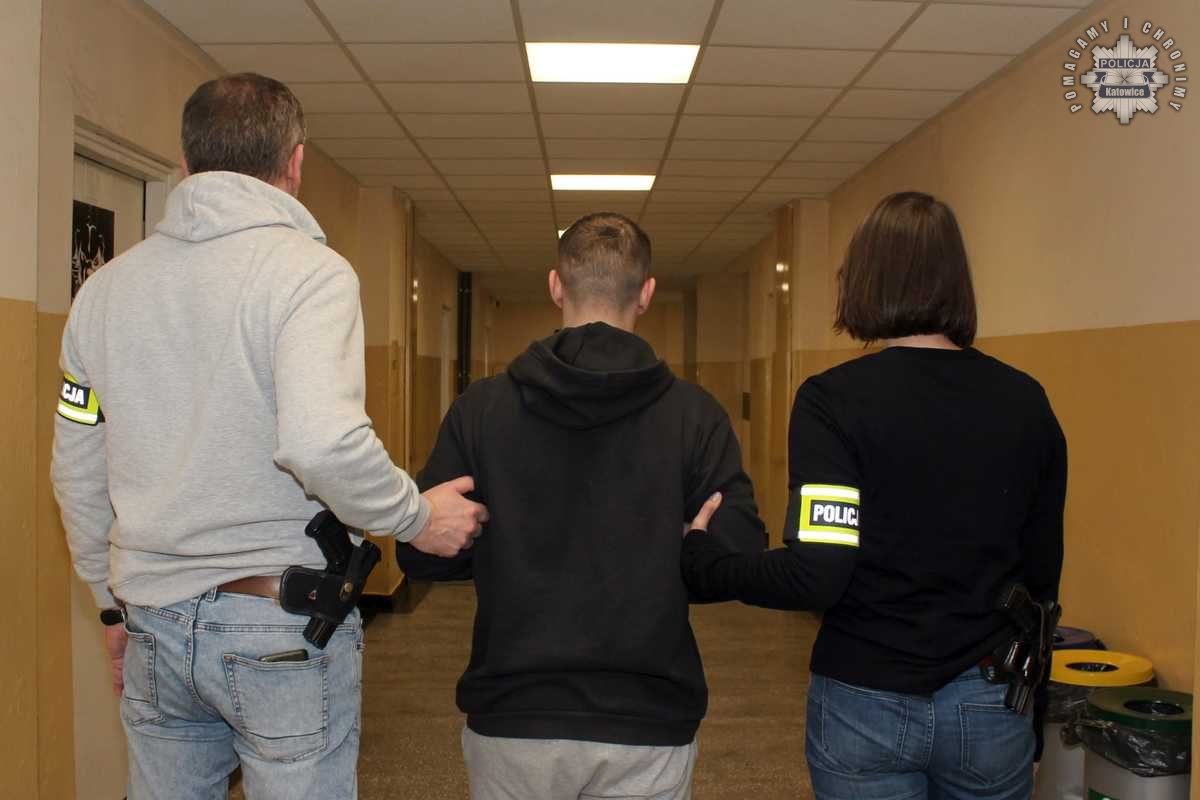 20-latek zatrzymany za rozbój i atak na ratowników w Katowicach