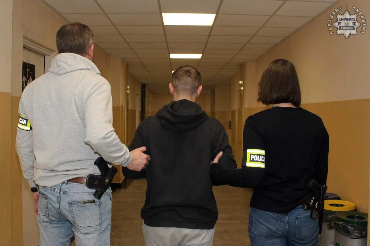 20-latek zatrzymany za rozbój i atak na ratowników w Katowicach