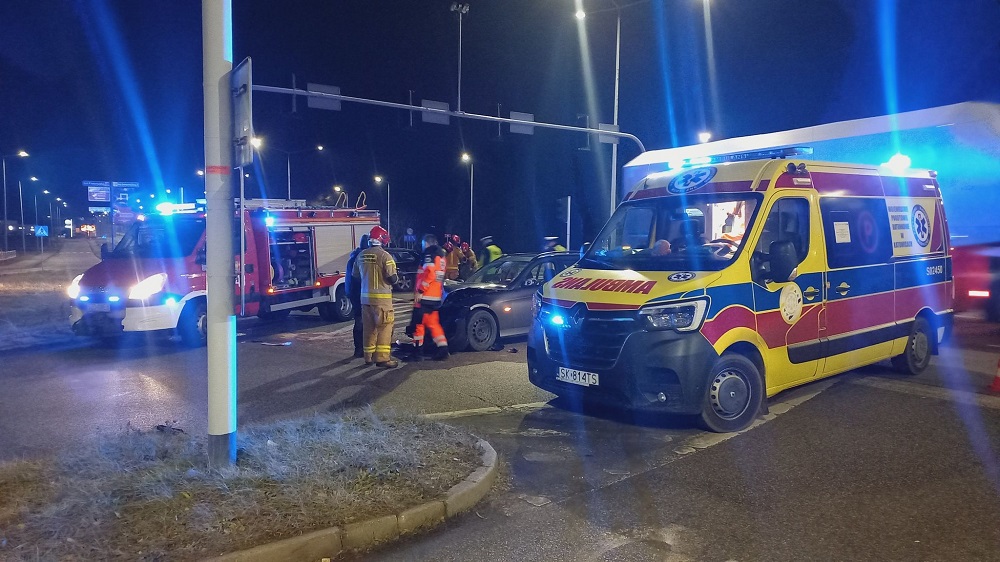 Pracowita noc strażaków w Żorach – pożar i tlenek węgla