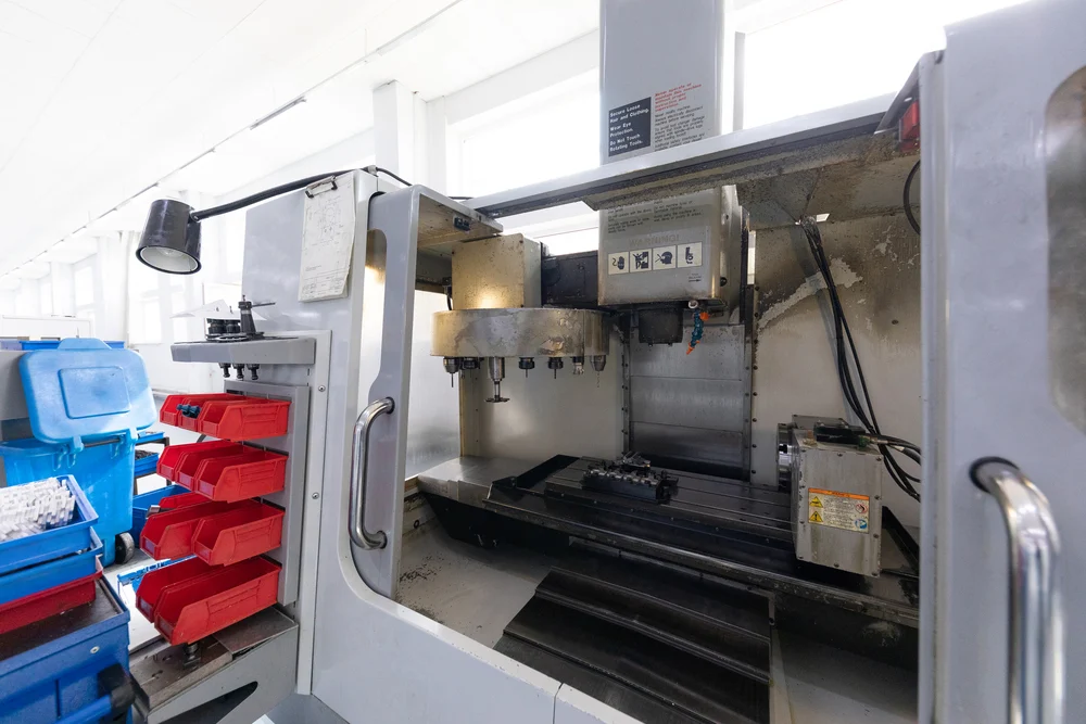 Dystrybutor maszyn CNC – innowacyjne rozwiązania dla przemysłu