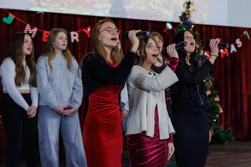 Kolędy, muzyka i pomoc – za nami Koncert Noworoczny w I LO w Zabrzu [FOTO]