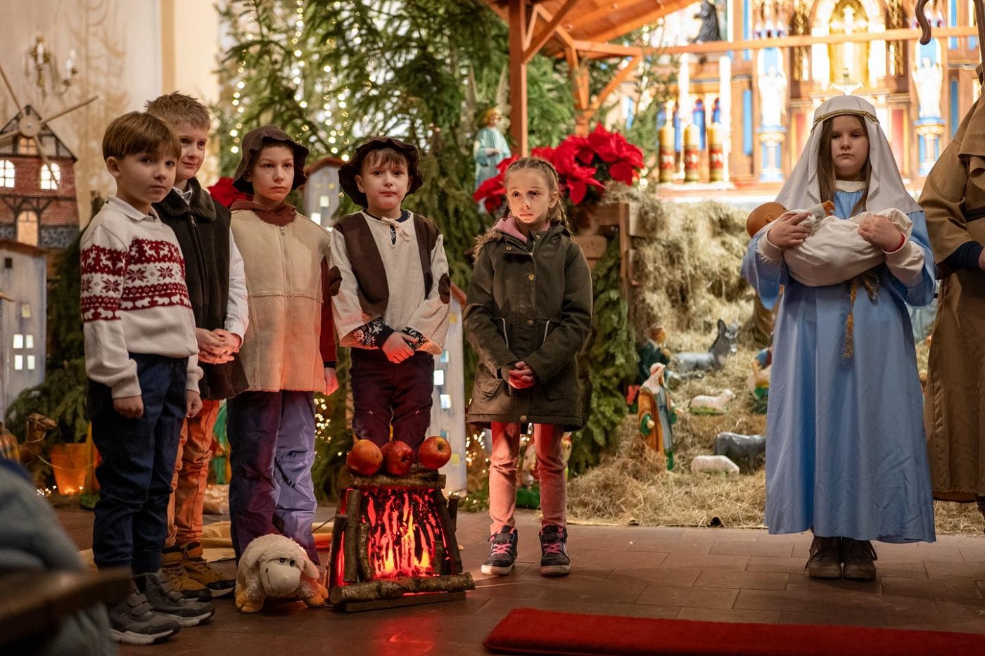 Kolędowanie w Biskupicach – magia świąt w kościele św. Jana Chrzciciela [FOTO]