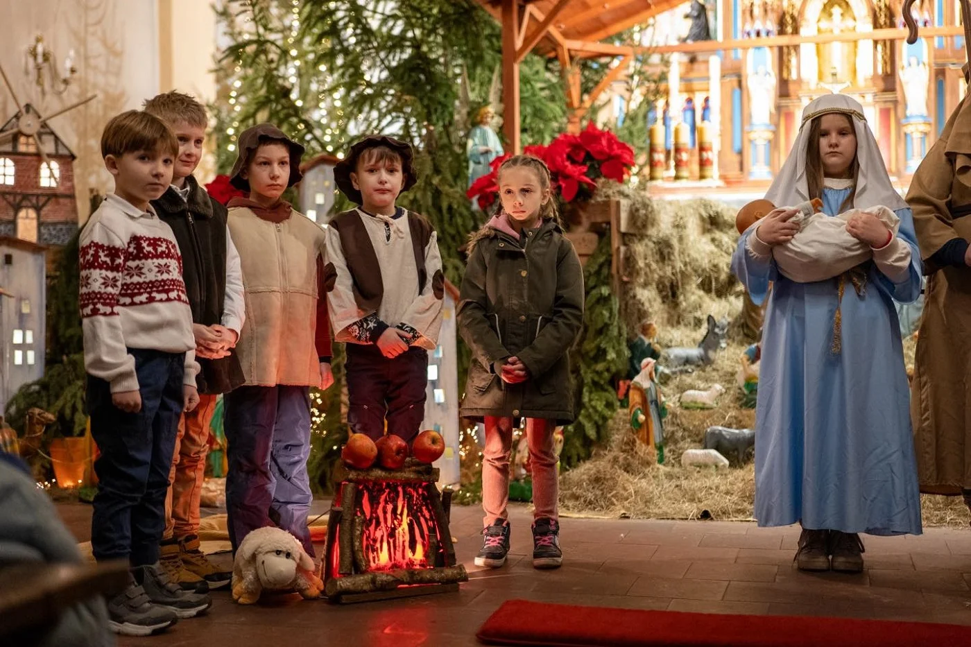 Kolędowanie w Biskupicach – magia świąt w kościele św. Jana Chrzciciela [FOTO]