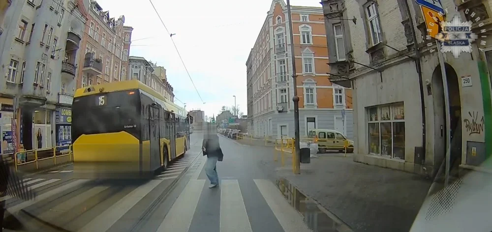 Niebezpieczny manewr kierowcy autobusu w Zabrzu – wysoki mandat i punkty karne