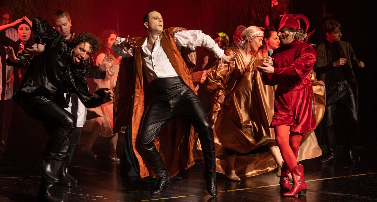 Spektakl „TRON” – co dzieje się z ludźmi pod wpływem władzy?