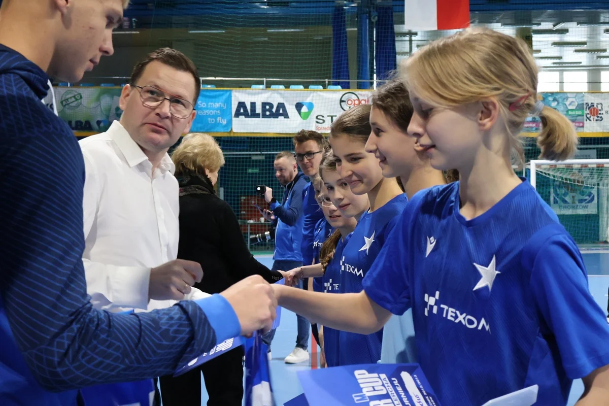 Emocjonujący Turniej Lercha: młode piłkarki zachwyciły na hali w Chorzowie