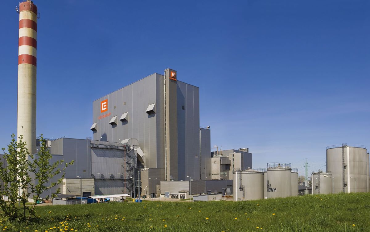 Komfortowo i bezpiecznie – zalety ciepła sieciowego