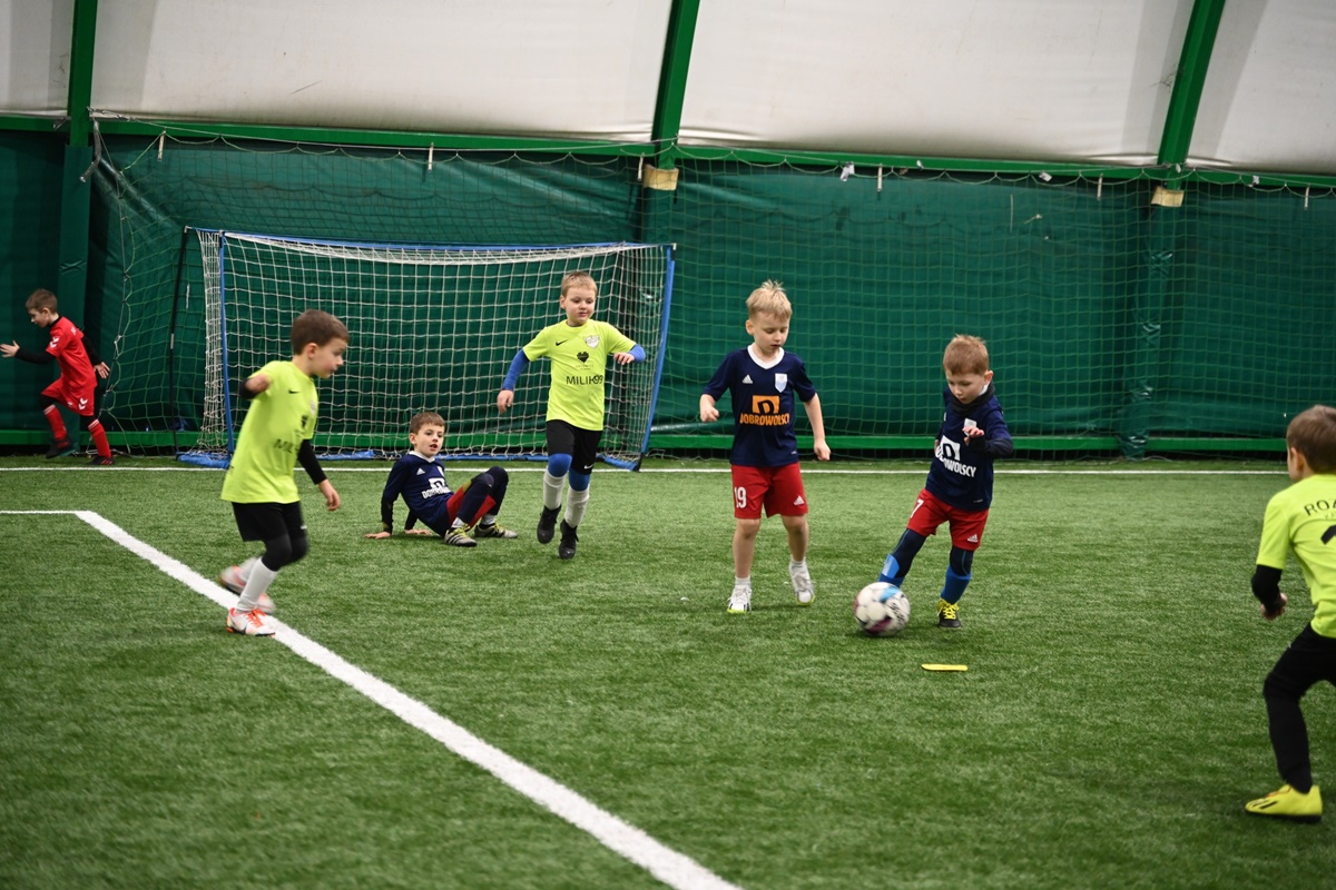 Młodzi piłkarze na podium – wielkie emocje podczas Marcin Molek Nieruchomości CUP