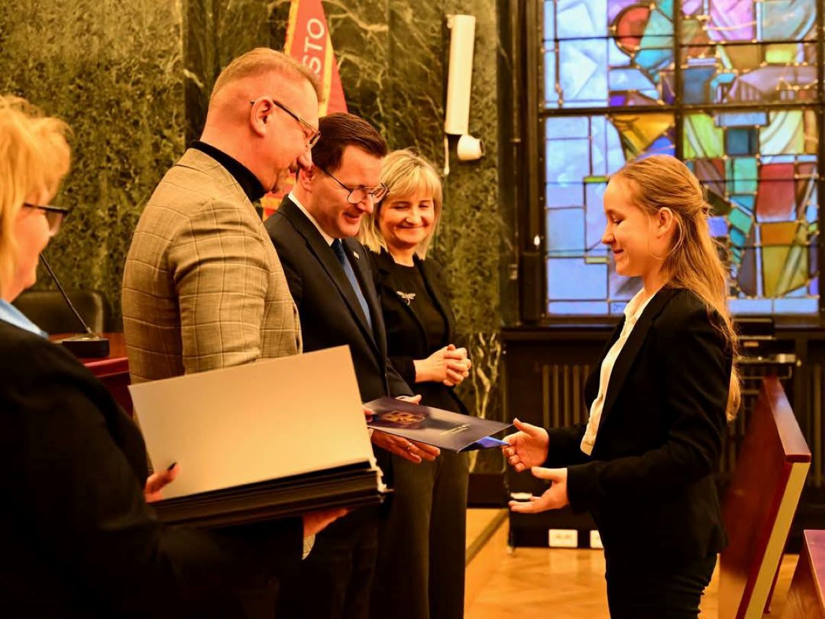 Wręczono Stypendia Miasta Chorzów dla najlepszych uczniów