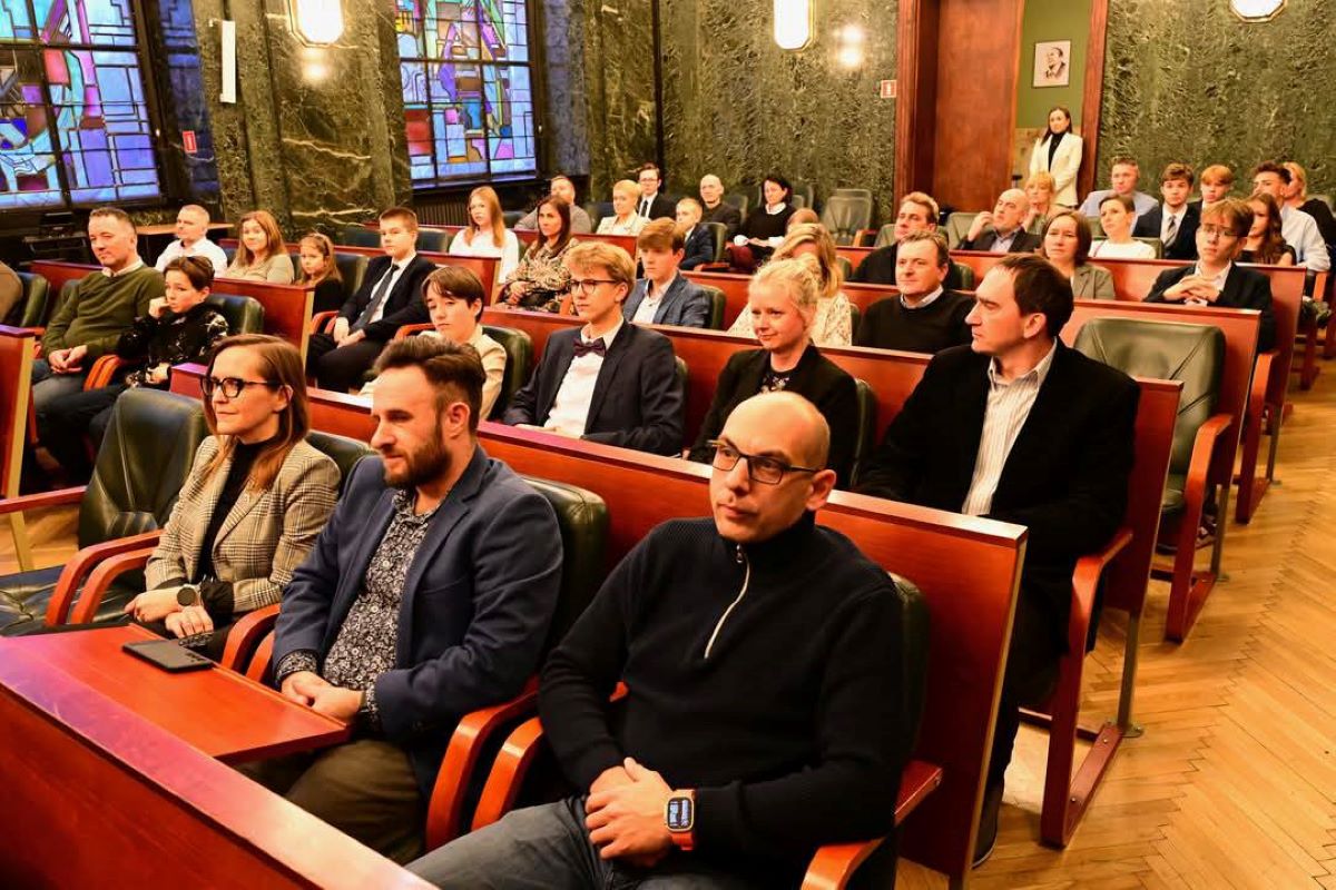 Wręczono Stypendia Miasta Chorzów dla najlepszych uczniów