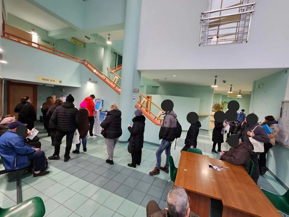 Problemy z opłatomatami w magistracie – Czy zmiana systemu płatności poprawiła obsługę?