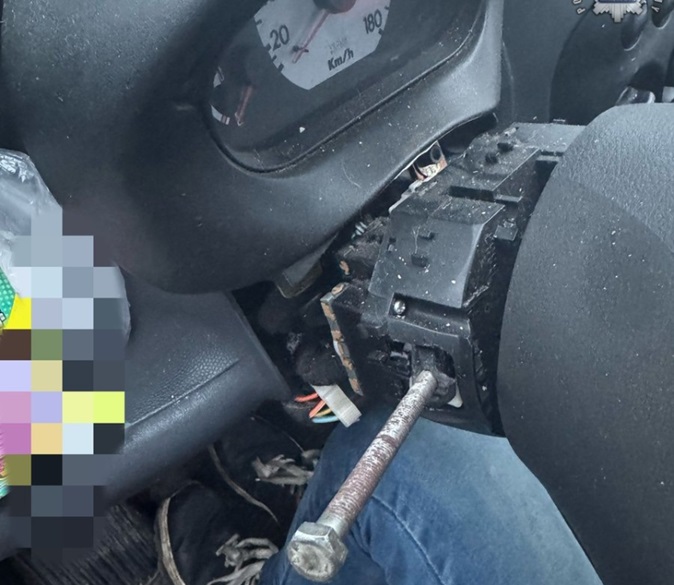 Nietrzeźwa kierująca i prowizoryczne naprawy. Szokująca kontrola policji!