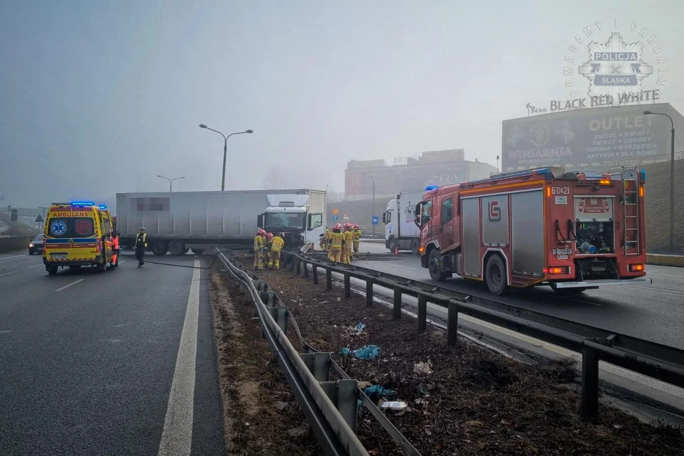 Utrudnienia na DK-86 w Sosnowcu – ciężarówka uderzyła w barierki