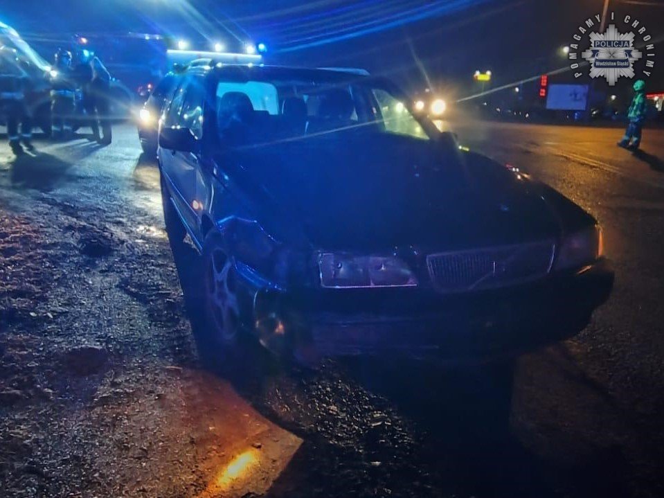 Kolizja w Syryni kończy się zatrzymaniem poszukiwanego obywatela Czech