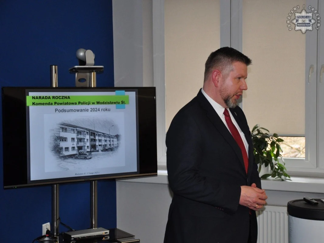 Wodzisławscy policjanci podsumowali 2024 rok. Odprawa roczna z sukcesami! 11