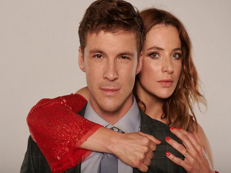 Romantyczne huśtawki emocji – Anna Dereszowska i Mikołaj Roznerski na scenie!