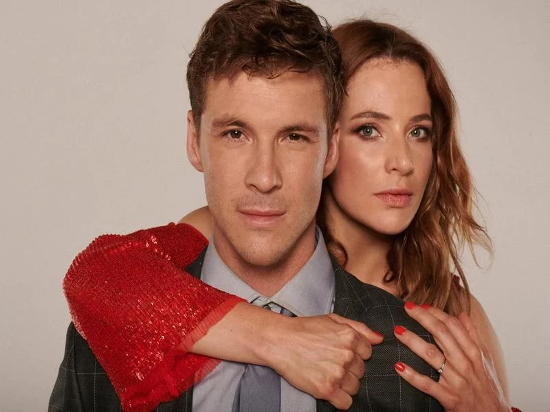 Romantyczne huśtawki emocji – Anna Dereszowska i Mikołaj Roznerski na scenie!