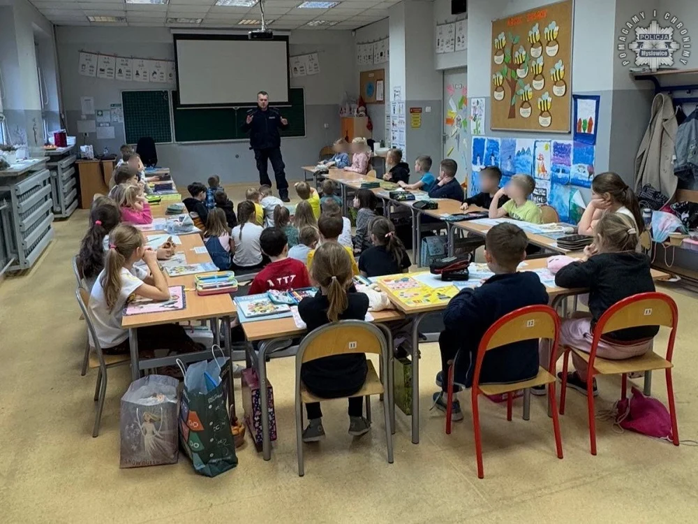 Bezpieczne ferie zimowe – policyjna prelekcja w SP nr 4
