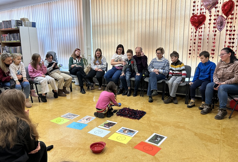Jak psy pomagają w terapii? Zajęcia dogoterapii w Bibliotece