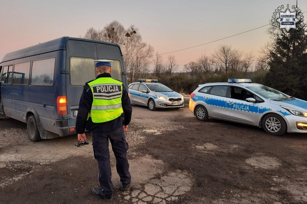 Śląska policja sprawdziła ciężarówki i autobusy – setki wykroczeń