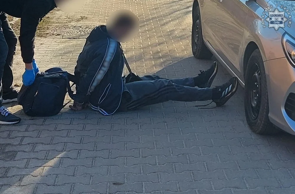 Dramatyczne sceny w Tychach – włamywacz użył gazu pieprzowego i próbował uciec