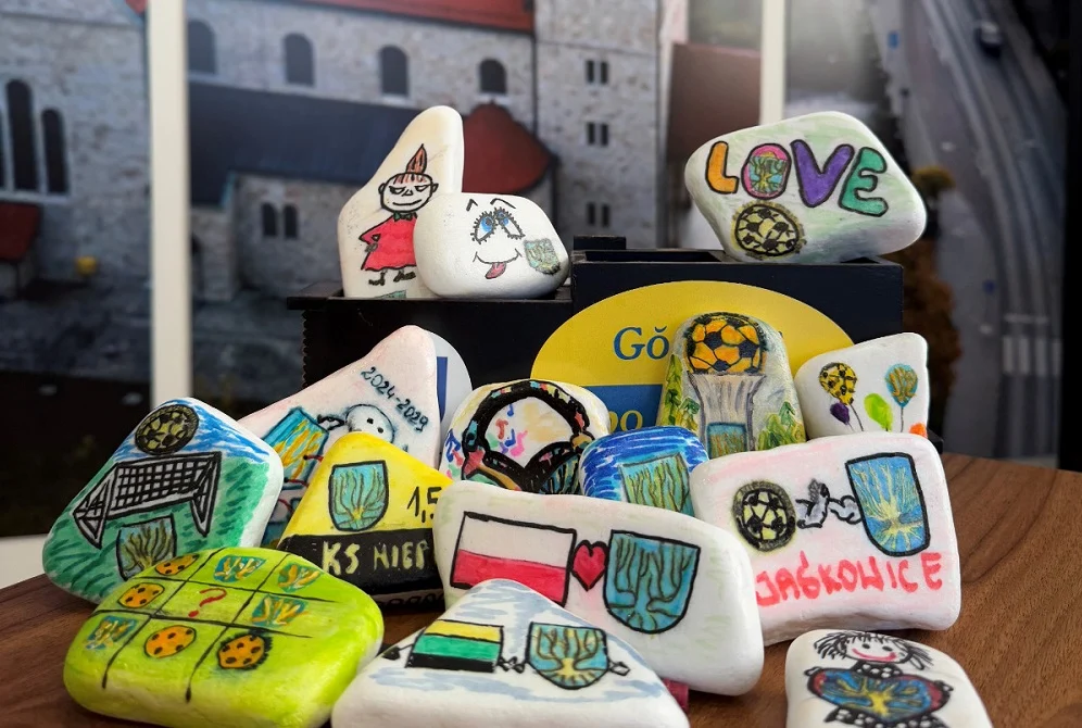 Kamyki Orzesza ruszają w podróż po świecie