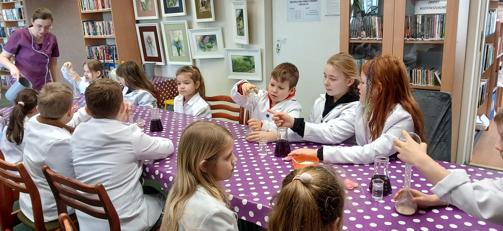 Zimowe ferie w bibliotece – tydzień pełen zabawy i kreatywności