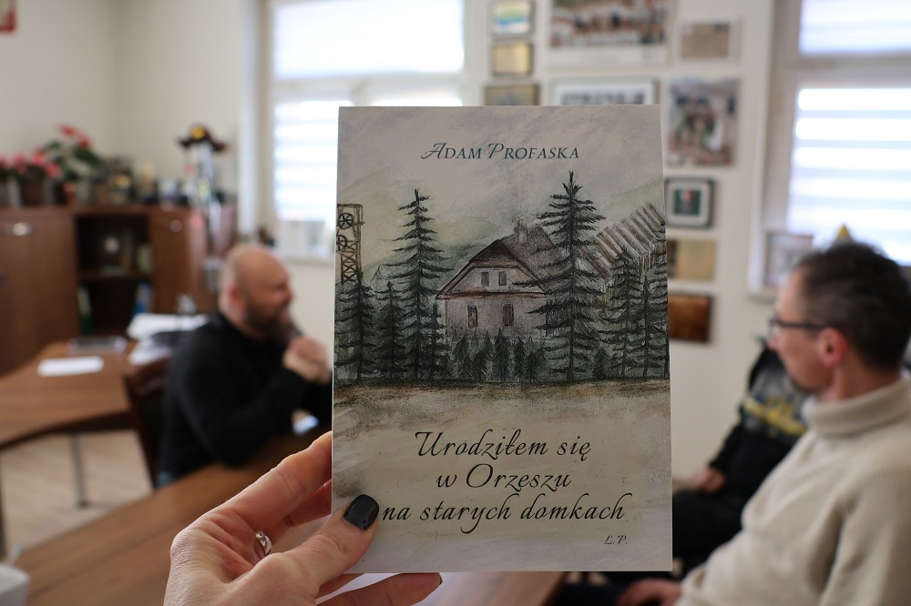 „Urodziłem się w Orzeszu” – historia miasta w książce Adama Profaski