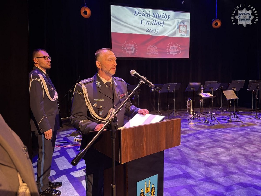 Uroczystość z okazji Dnia Służby Cywilnej w Piekarach Śląskich – Gratulacje i wyróżnienia