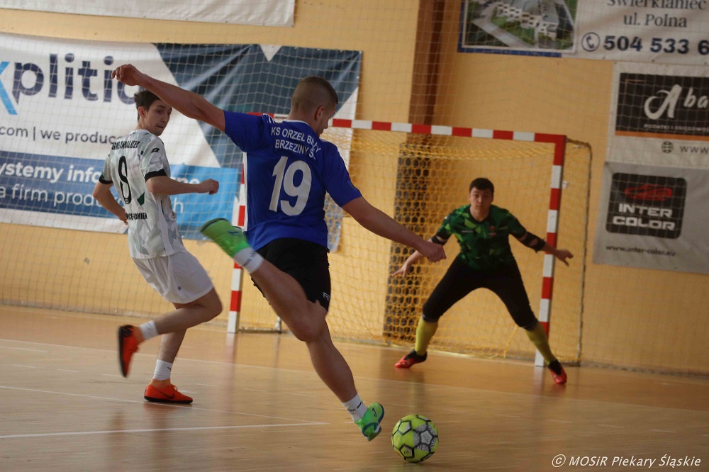 KS Orzeł Biały Brzeziny Śląskie wygrywa Halowe Mistrzostwa Piekar Śląskich