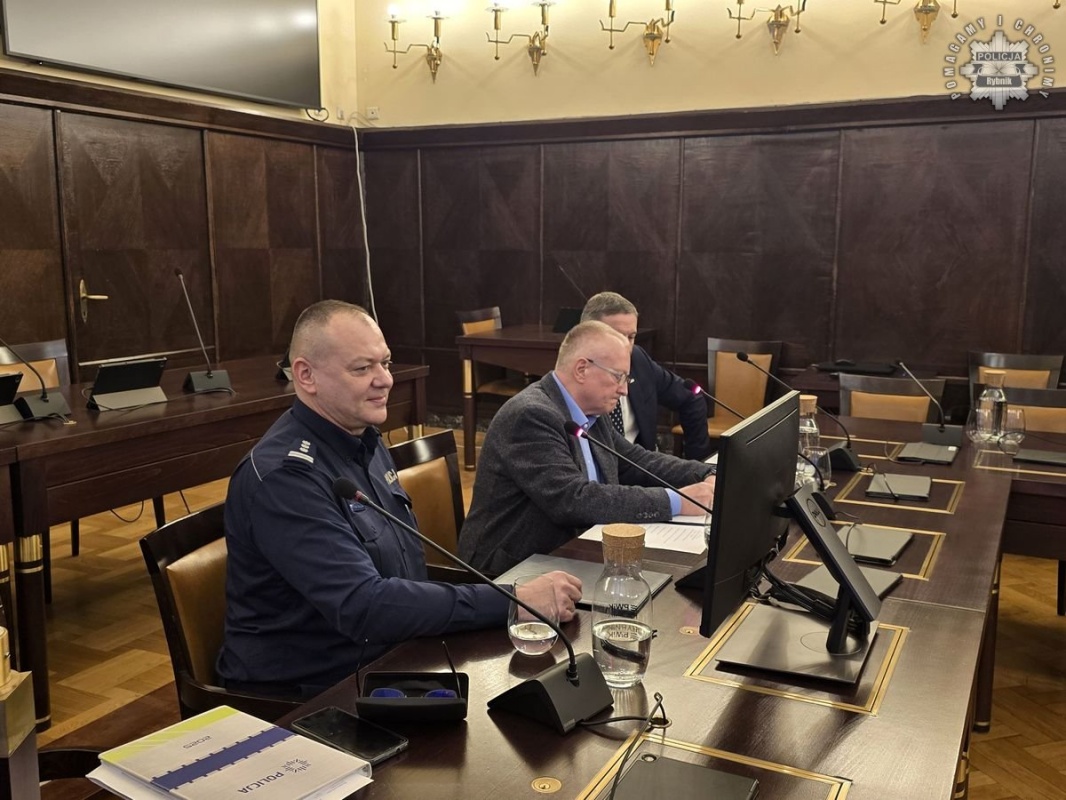 Sztandar dla rybnickiej policji. Wyraz wdzięczności za służbę! 5