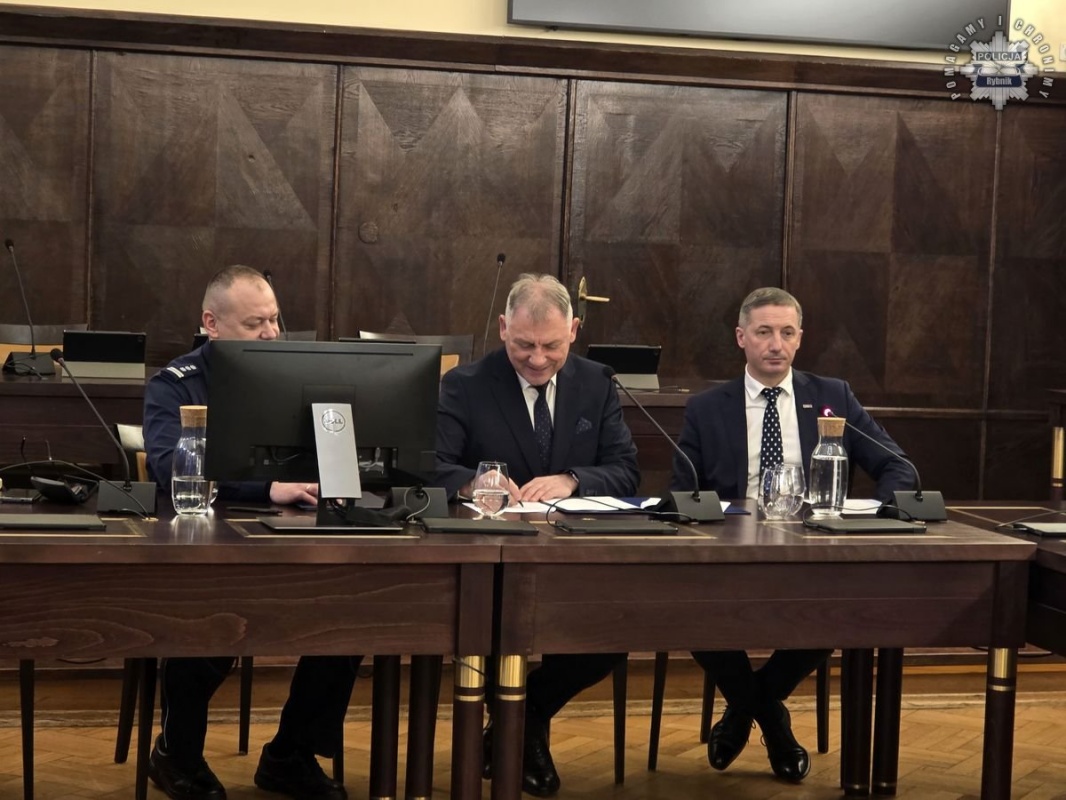 Sztandar dla rybnickiej policji. Wyraz wdzięczności za służbę! 7