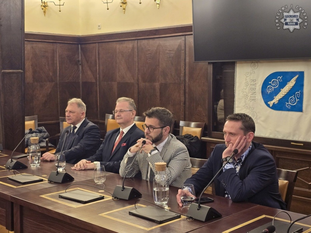 Sztandar dla rybnickiej policji. Wyraz wdzięczności za służbę! 9