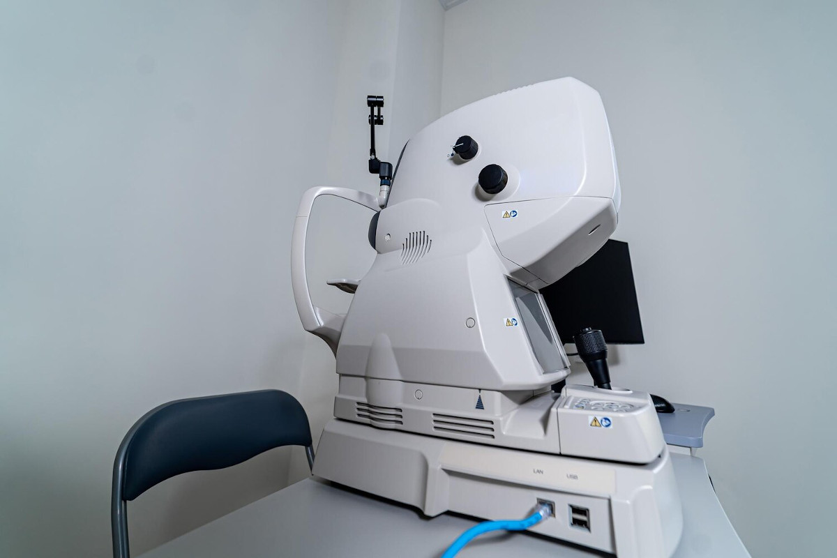 Jakie urządzenia okulistyczne są niezbędne w profesjonalnym gabinecie?