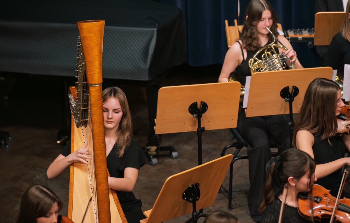 80-lecie Szkoły Muzycznej w Bytomiu: wspaniały jubileusz pełen emocji i muzyki! 11