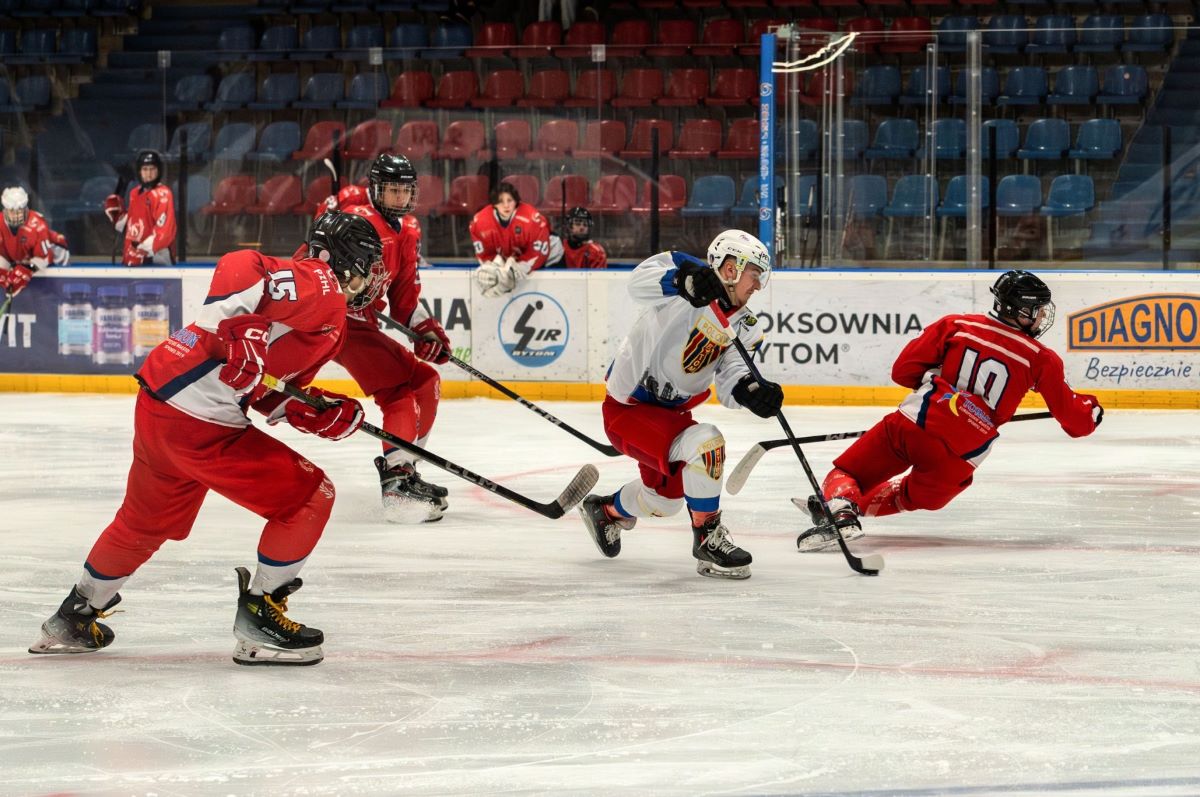 Hokeiści triumfują na bytomskim lodowisku: dwukrotny sukces w weekend!
