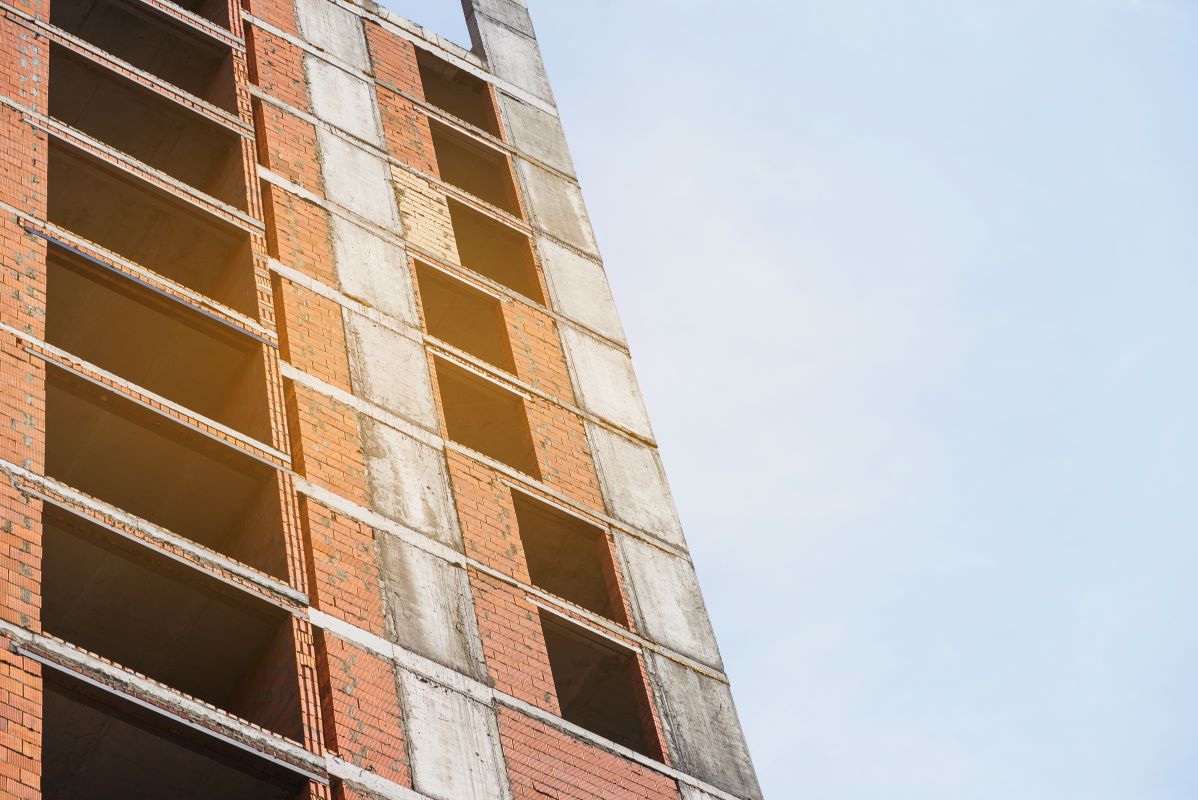 Pomóż miastu odzyskać pustostany - widzisz pustostan? Zgłoś to