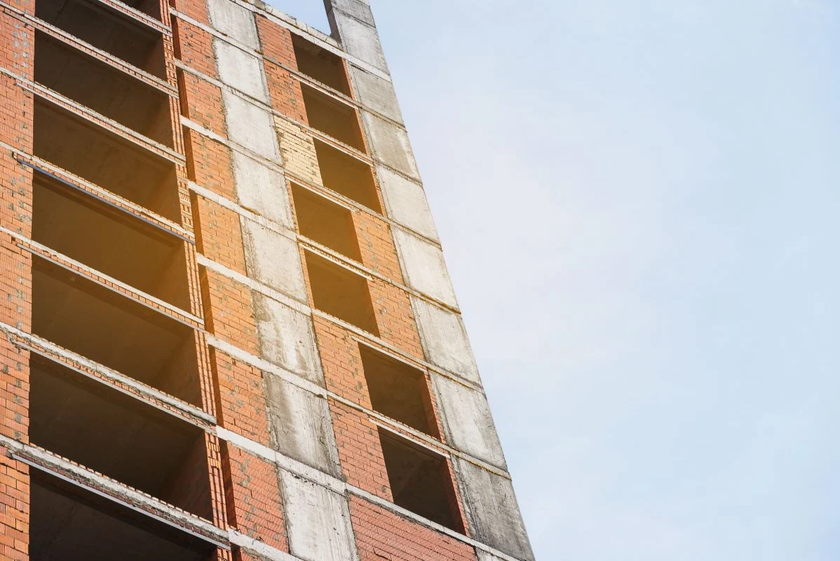 Pomóż miastu odzyskać pustostany - widzisz pustostan? Zgłoś to