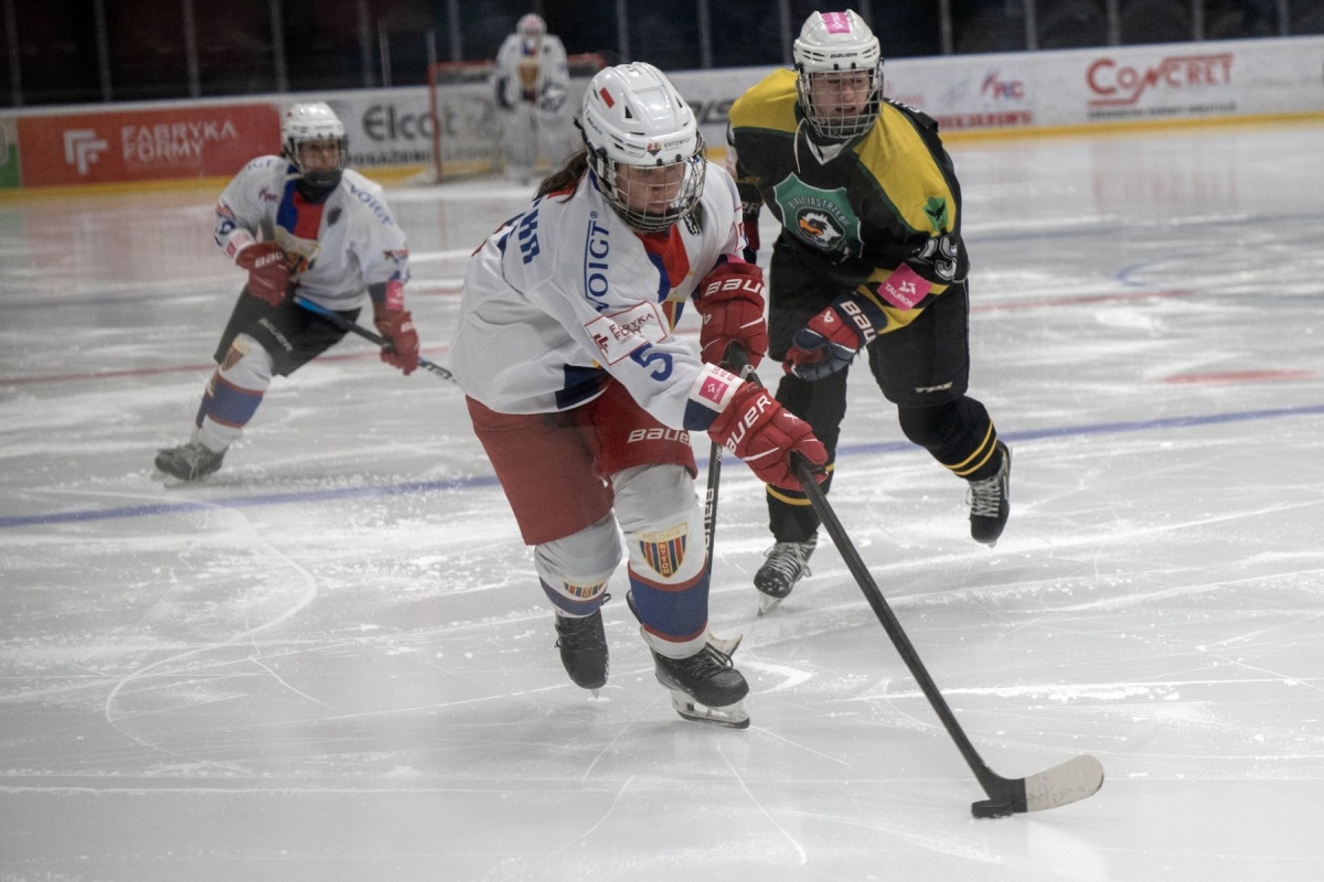 Polonia Bytom nie do zatrzymania! 55 bramek i awans do półfinału 4