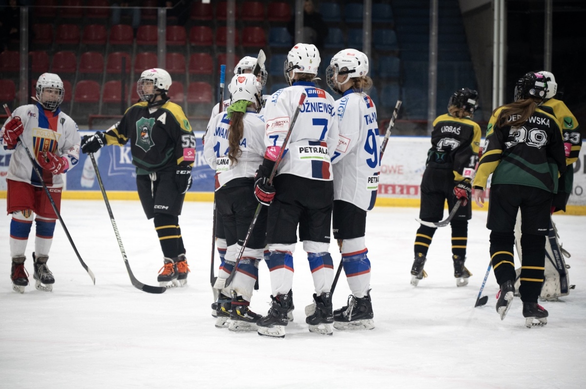 Polonia Bytom nie do zatrzymania! 55 bramek i awans do półfinału 9