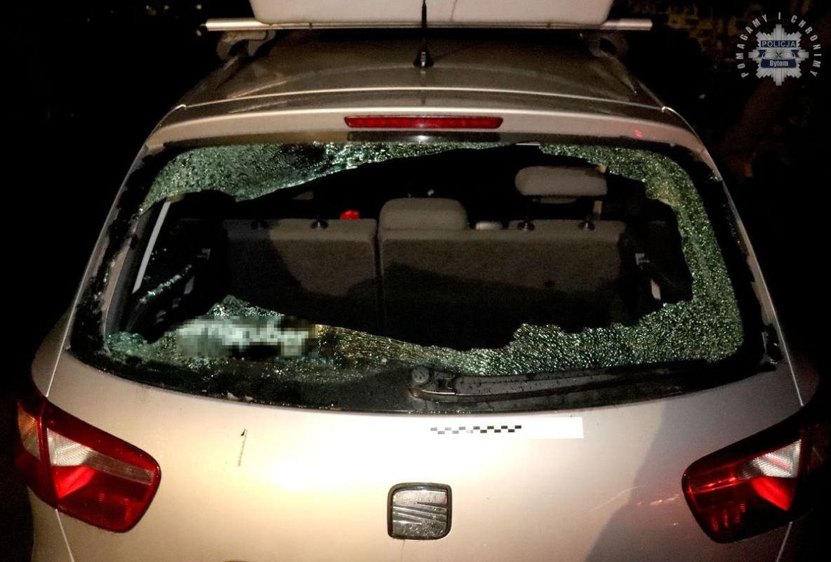 Wybite szyby, obraźliwe słowa i agresja. Konsekwencje dla sprawców!