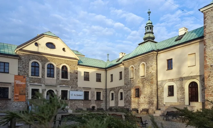 Teren wokół Zamku Sieleckiego wypięknieje!