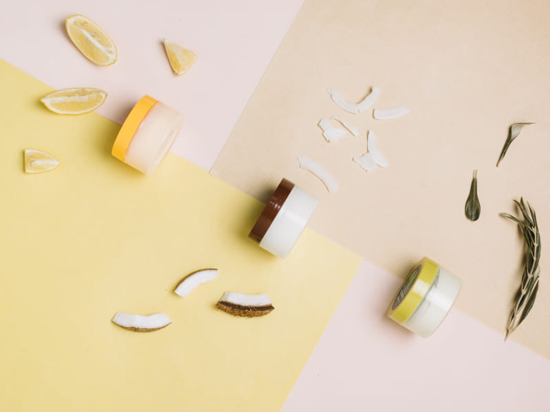 Minimalistyczna pielęgnacja skóry jako aktualny trend w kosmetologii