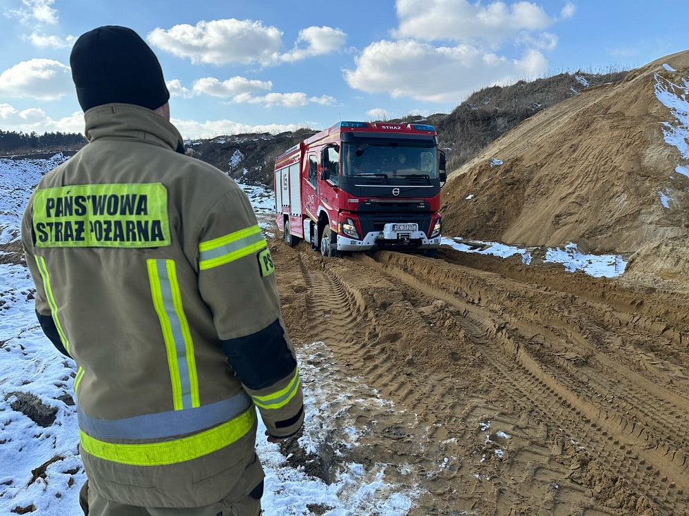 Strażacy z Mikołowa doskonalili jazdę w trudnym terenie!