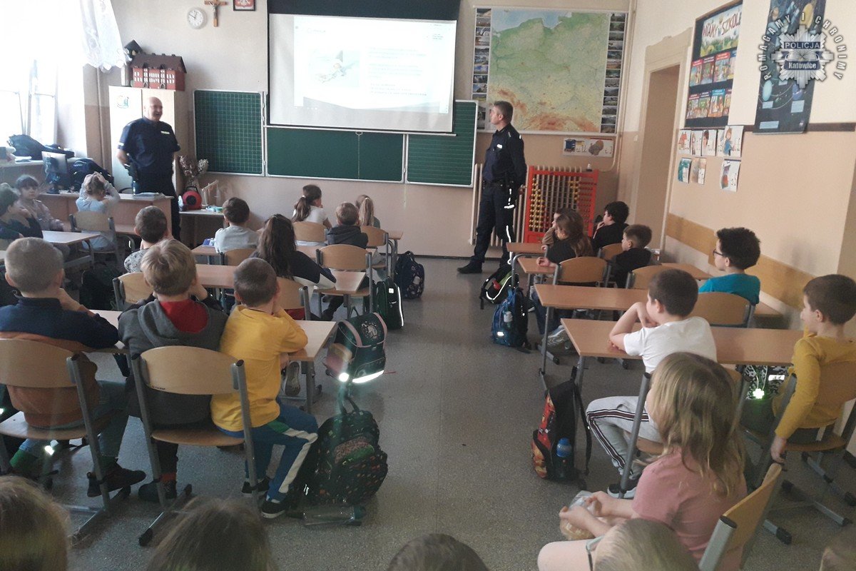 Bezpieczne ferie – katowiccy policjanci edukują najmłodszych