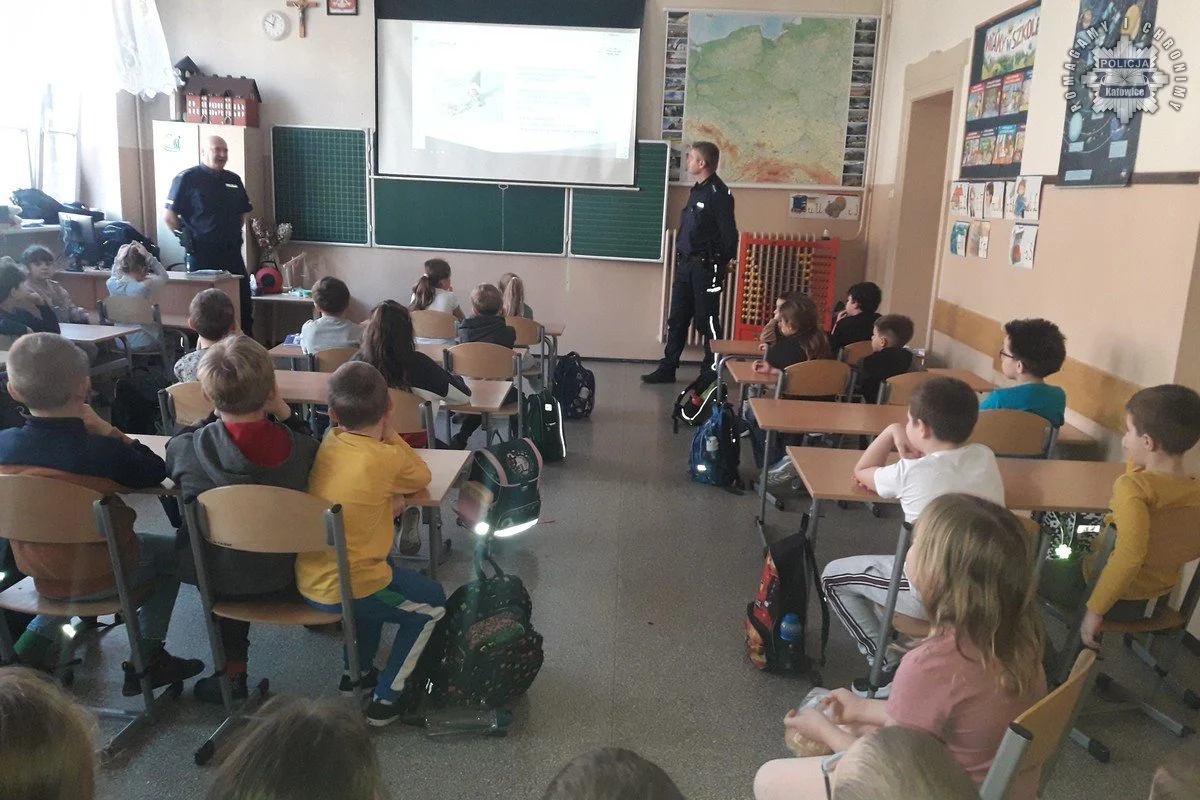Bezpieczne ferie – katowiccy policjanci edukują najmłodszych