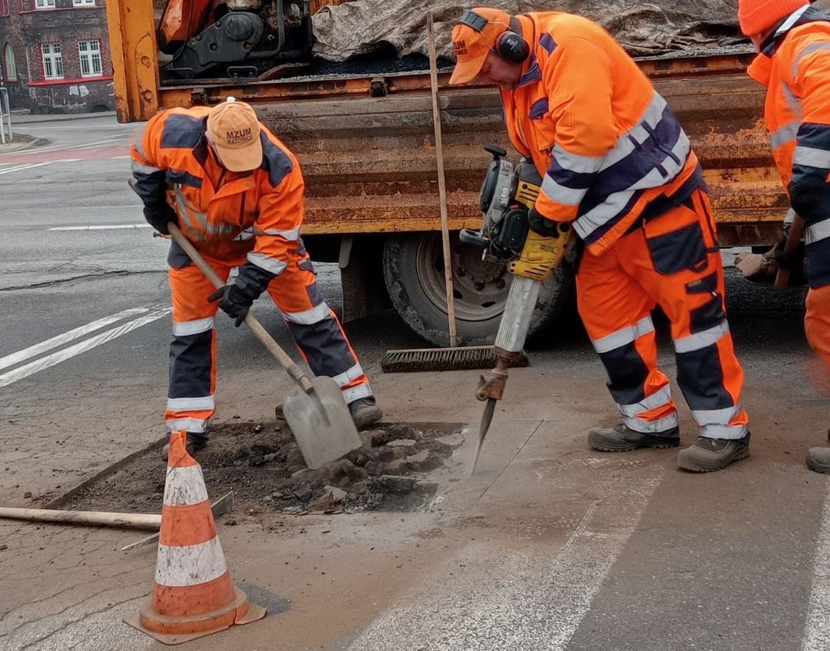 MZUiM w Katowicach: Naprawy nawierzchni na ponad 500 ulicach