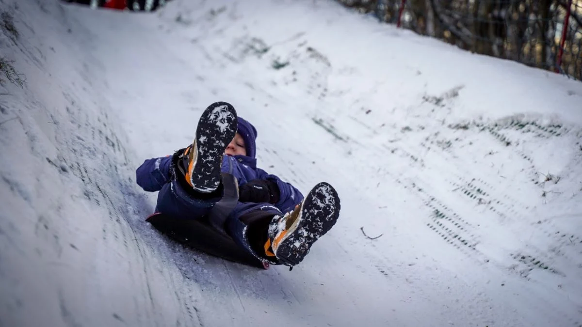 Ferie w Katowicach – tor saneczkowy w Parku Kościuszki gotowy do użytku
