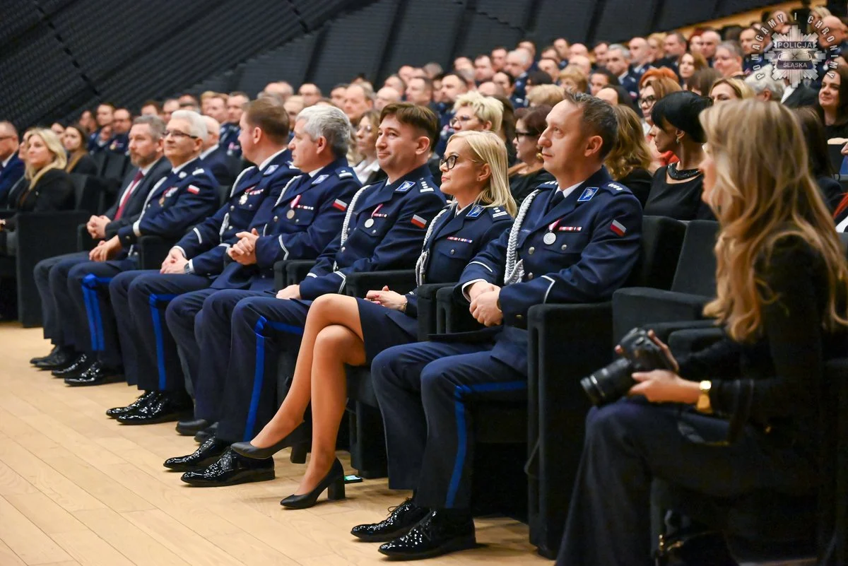 Dzień Służby Cywilnej – wyróżnienia dla pracowników Policji w Katowicach